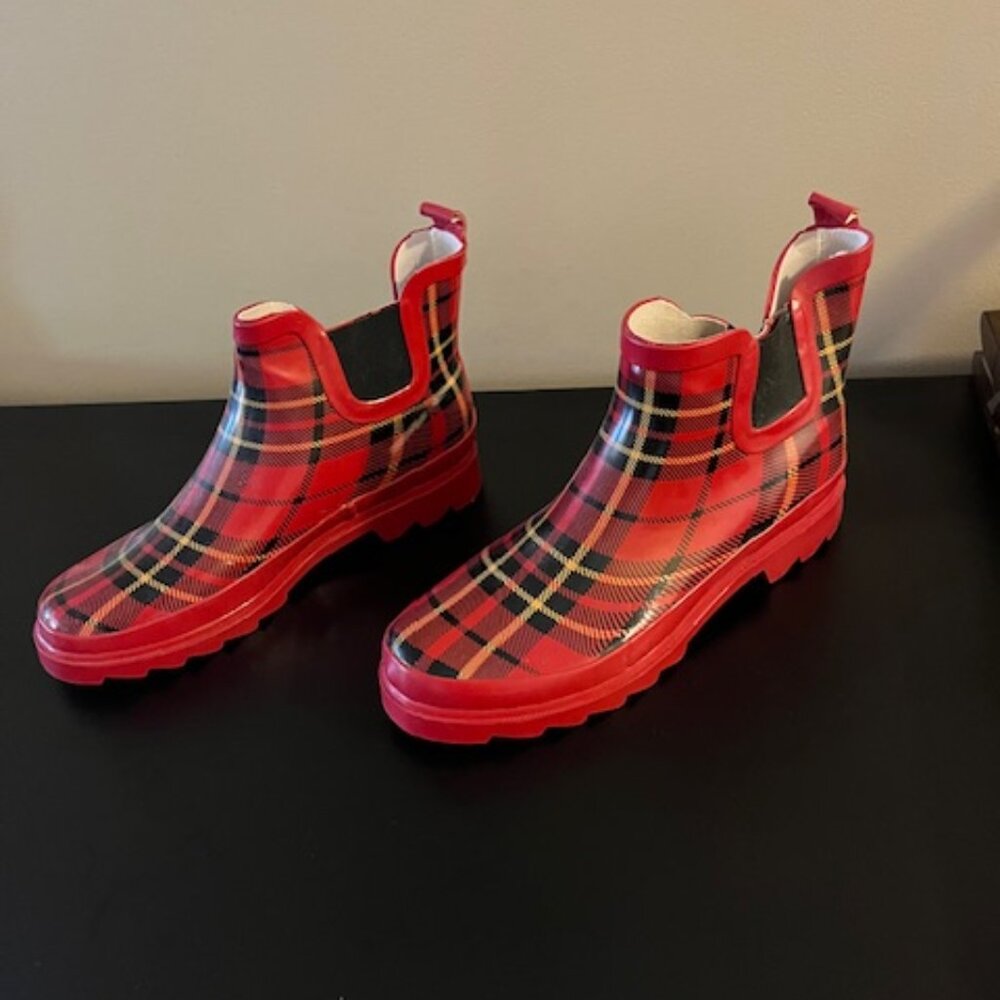 Rain Boots 9